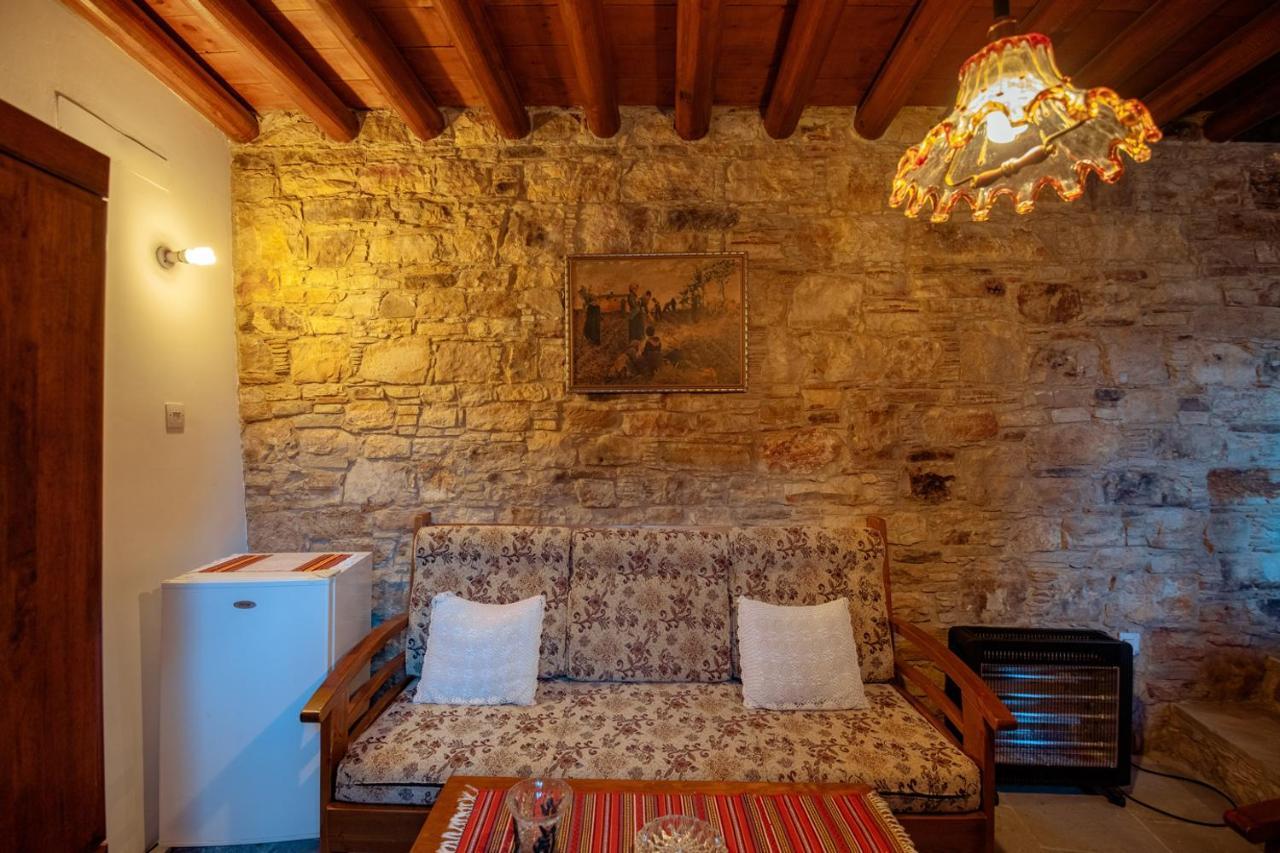 Constantias Stone Houses Lofou Bagian luar foto