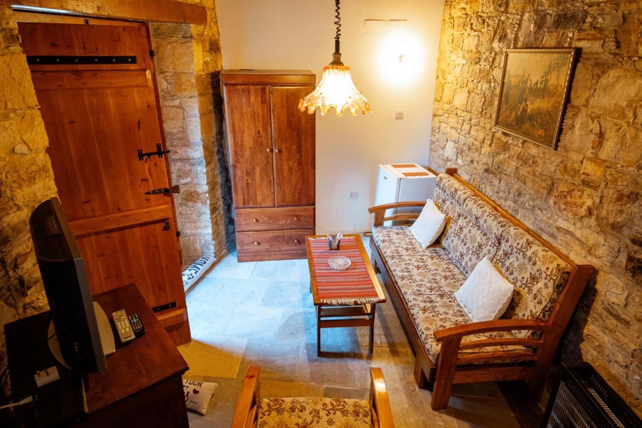 Constantias Stone Houses Lofou Bagian luar foto