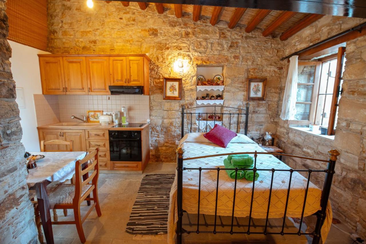 Constantias Stone Houses Lofou Bagian luar foto
